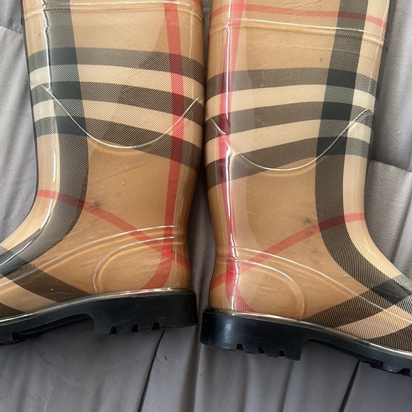 Burberry rain boots - Picture 5 of 7